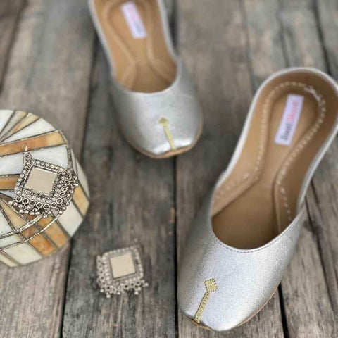 Jooti Shooti - Plain Silver Khussa Khussa Pakistani Shoe