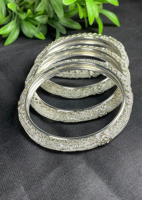 MJ Bb14 Silver Tone Textured Glitter Bangles