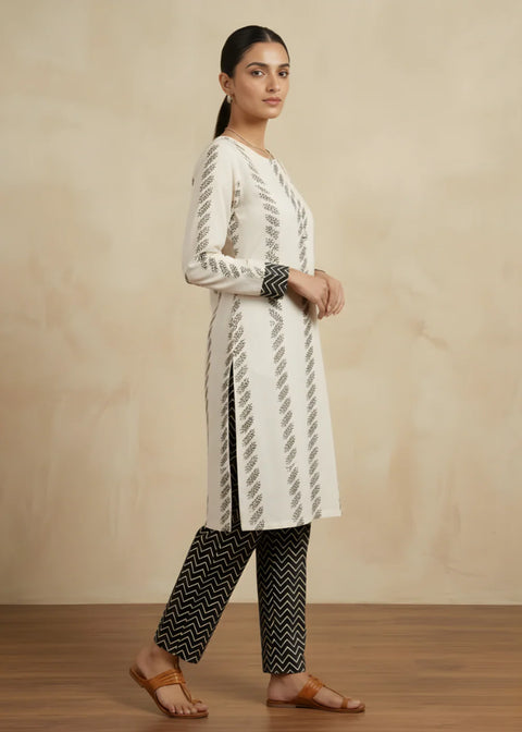 WHITE CONTRAS