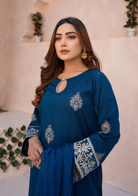 YoloPret - Stitched 3Pc Tilla Embroidered Lawn with Embroidered Border Chiffon Dupatta JASHAN-S25-0032