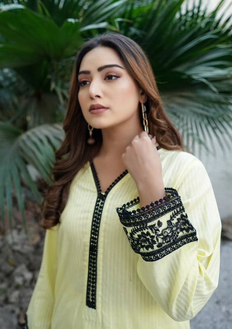 YoloPret - Stitched 2Pc Embroidered Infinity Lawn JASHAN-S25-0015