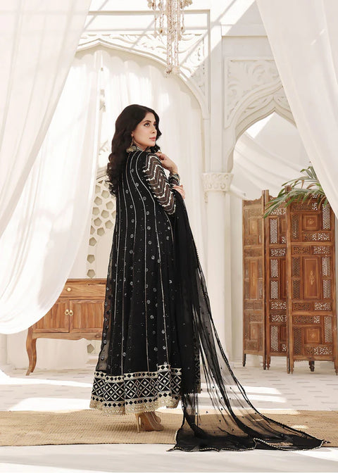 Nayaab Black