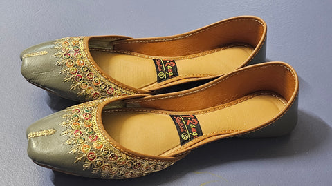 Grey Embroidered khussa 10