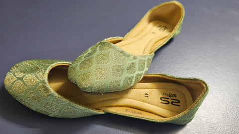 Green banarasi khussa 11