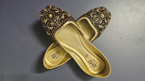 Brown Embroidered khussa