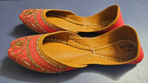 Red Embroidered khussa 10