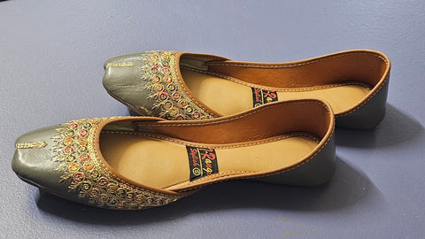 Grey Embroidered khussa 10