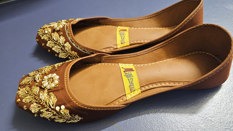 Brown Embroidered khussa 10