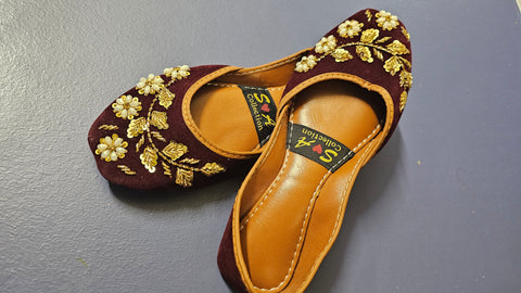 Mehroon velvet khussa 8