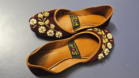 Mehroon velvet khussa 8