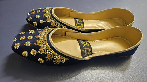 Blue Embroidered khussa 10