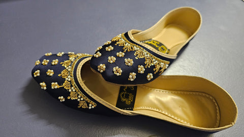 Blue Embroidered khussa 10