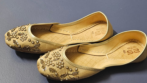Golden Embroidered khussa 10