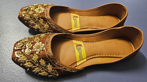Brown Embroidered khussa 9