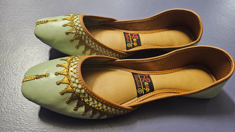 Green Embroidered khussa 10