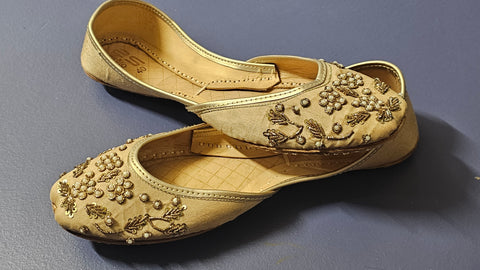 Golden Embroidered khussa 10